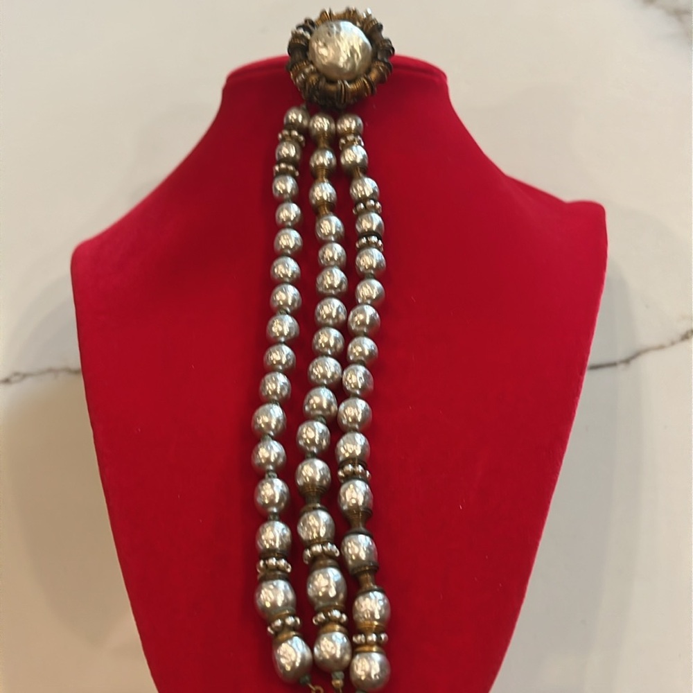 Miriam Haskell Signed Vintage Silver tone Faux Baroque Pearl Bracelet. - Picture 7 of 16
